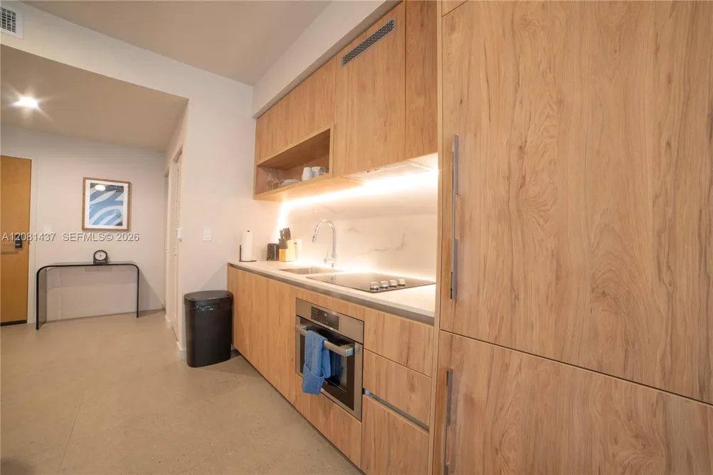 11 NE 6TH #1403 Miami, FL 33132