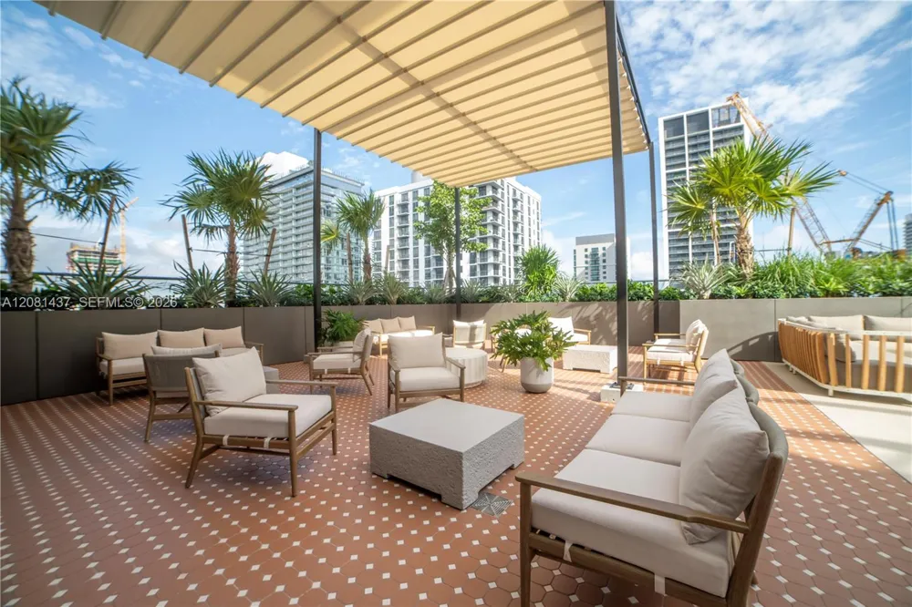 11 NE 6TH #1403 Miami, FL 33132