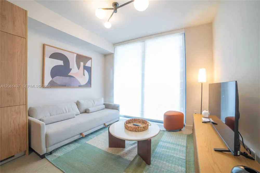 11 NE 6TH #1403 Miami, FL 33132
