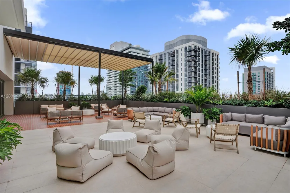 11 NE 6TH #1403 Miami, FL 33132