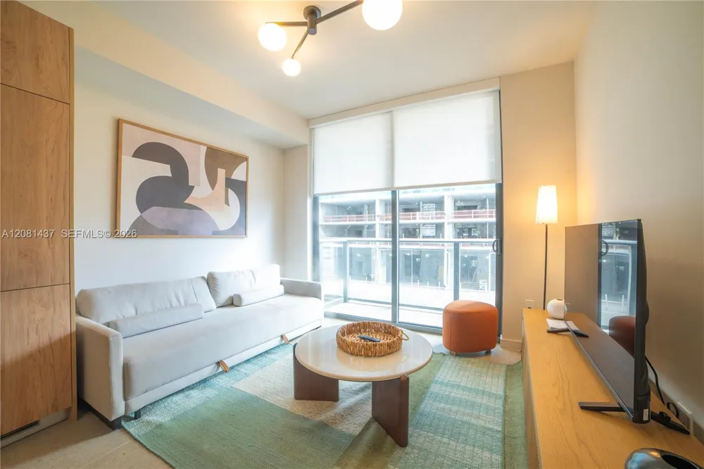 11 NE 6TH #1403 Miami, FL 33132