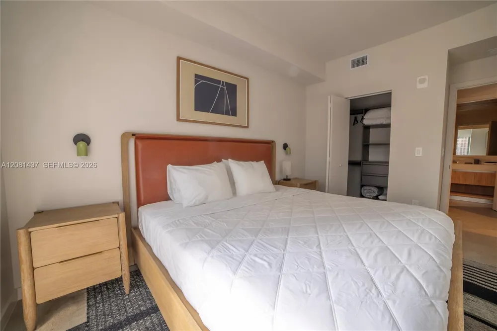 11 NE 6TH #1403 Miami, FL 33132