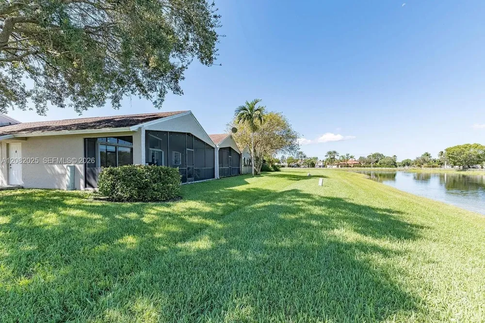 518 Woodgate Cir #E Sunrise, FL 33326