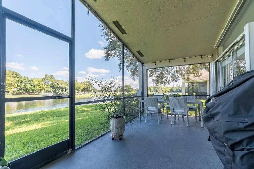 518 Woodgate Cir #E Sunrise, FL 33326