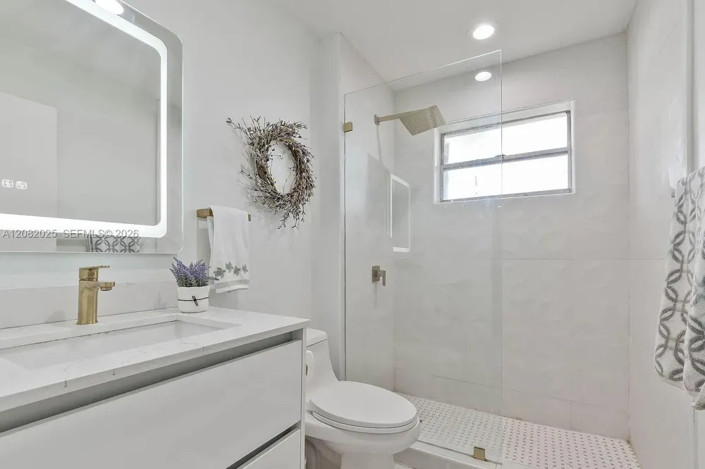 518 Woodgate Cir #E Sunrise, FL 33326
