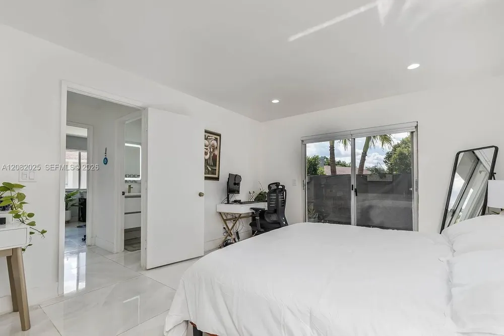 518 Woodgate Cir #E Sunrise, FL 33326