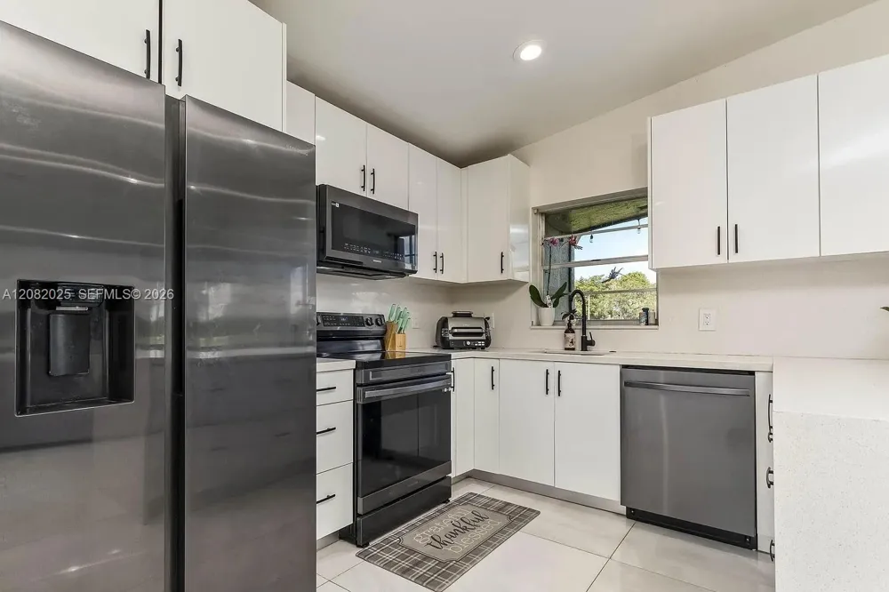 518 Woodgate Cir #E Sunrise, FL 33326