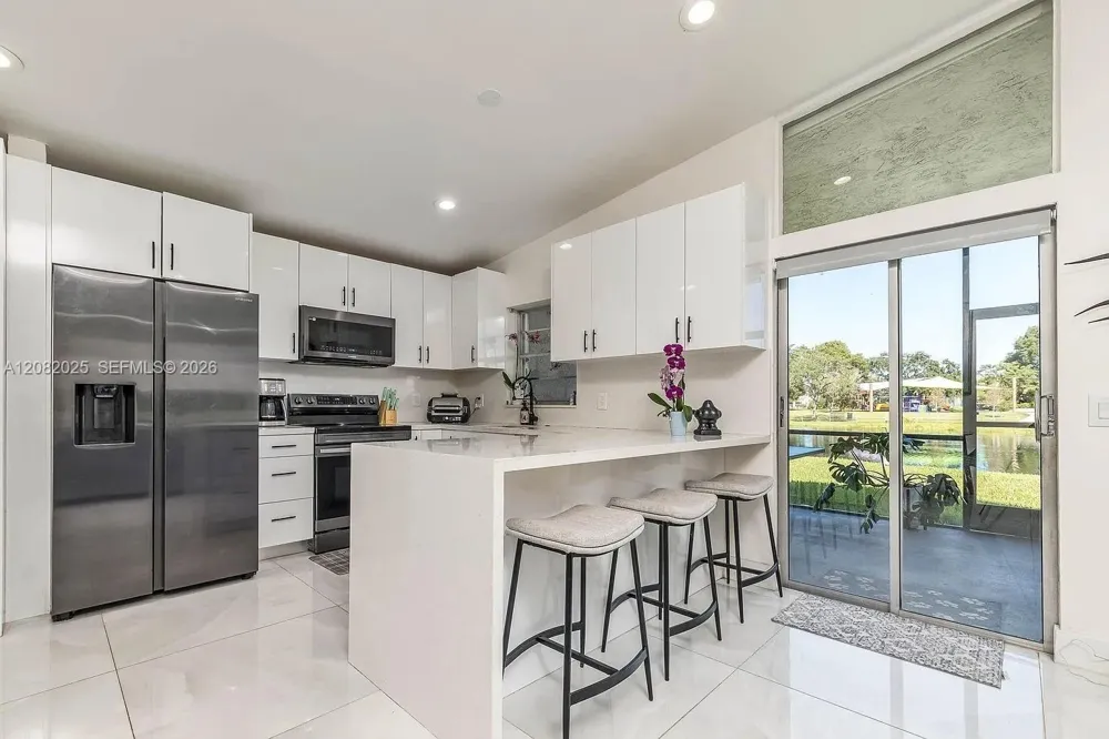 518 Woodgate Cir #E Sunrise, FL 33326