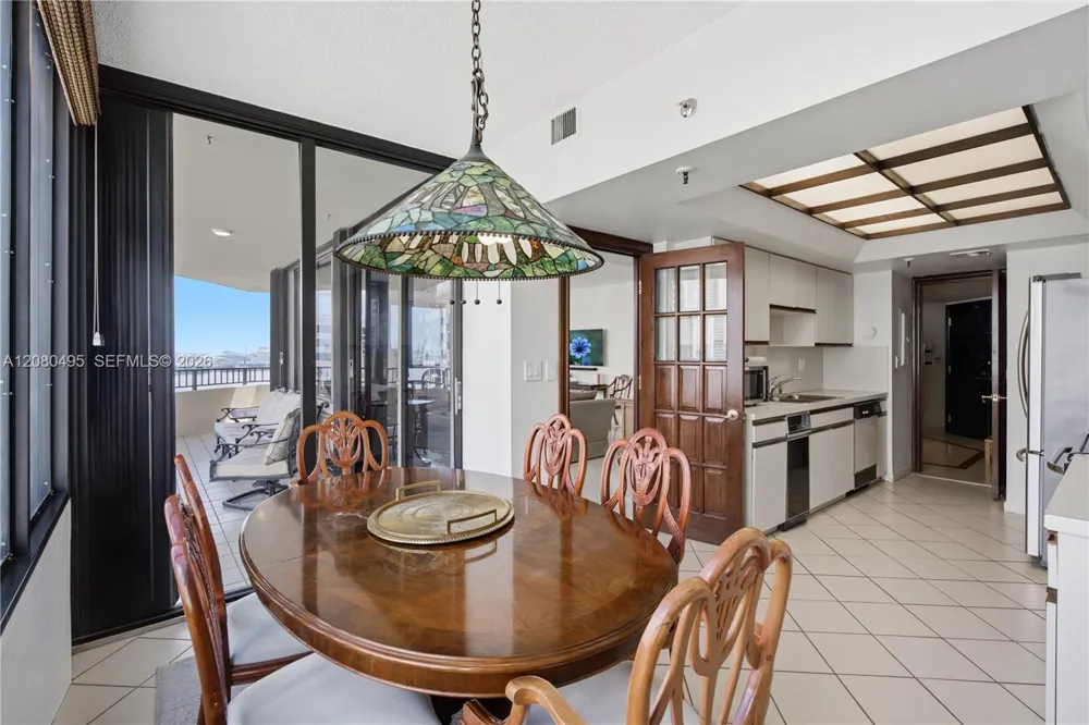 520 Brickell Key Dr #A1616 Miami, FL 33131