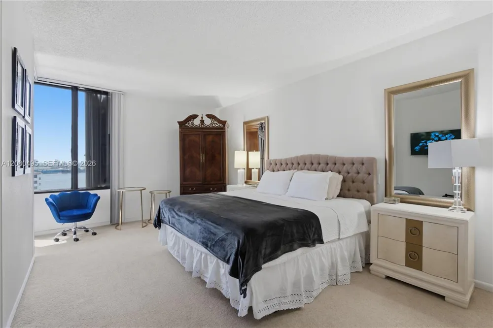 520 Brickell Key Dr #A1616 Miami, FL 33131