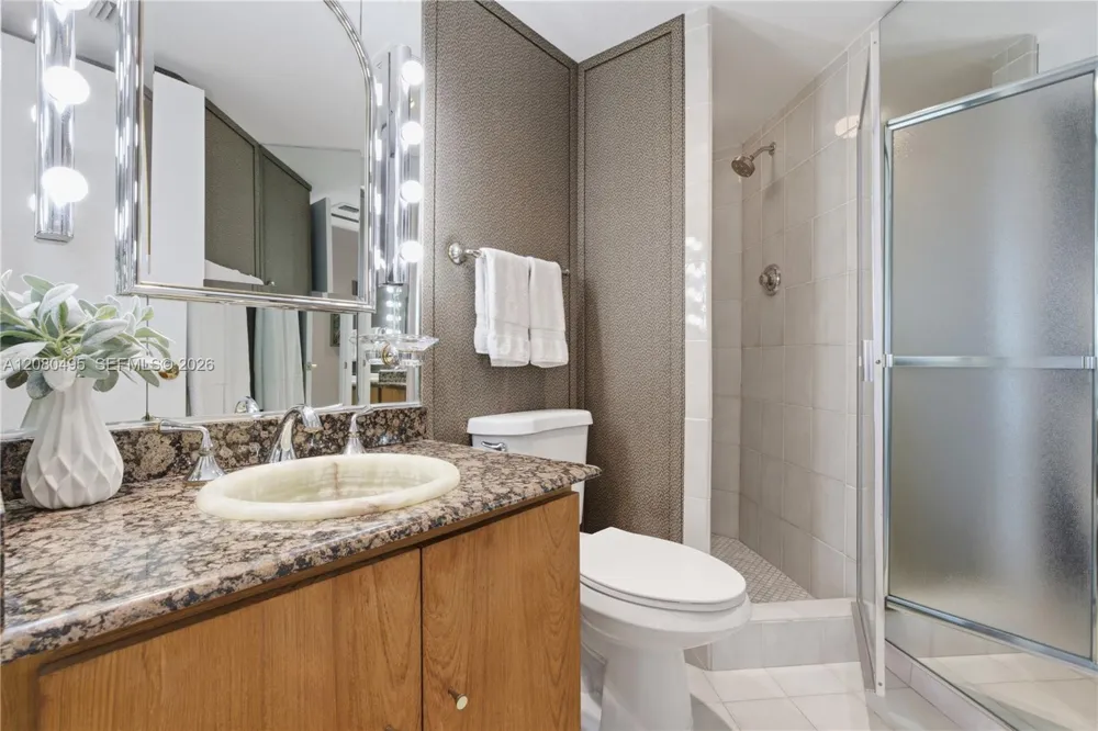 520 Brickell Key Dr #A1616 Miami, FL 33131