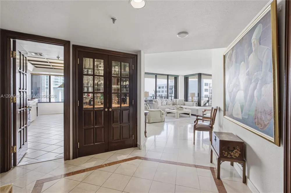 520 Brickell Key Dr #A1616 Miami, FL 33131