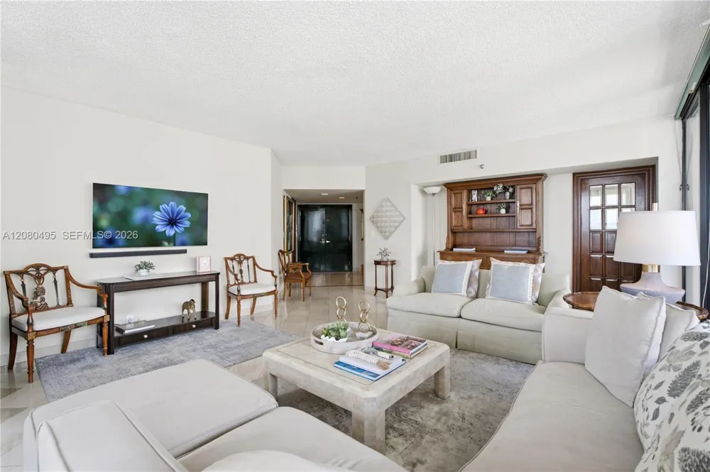 520 Brickell Key Dr #A1616 Miami, FL 33131