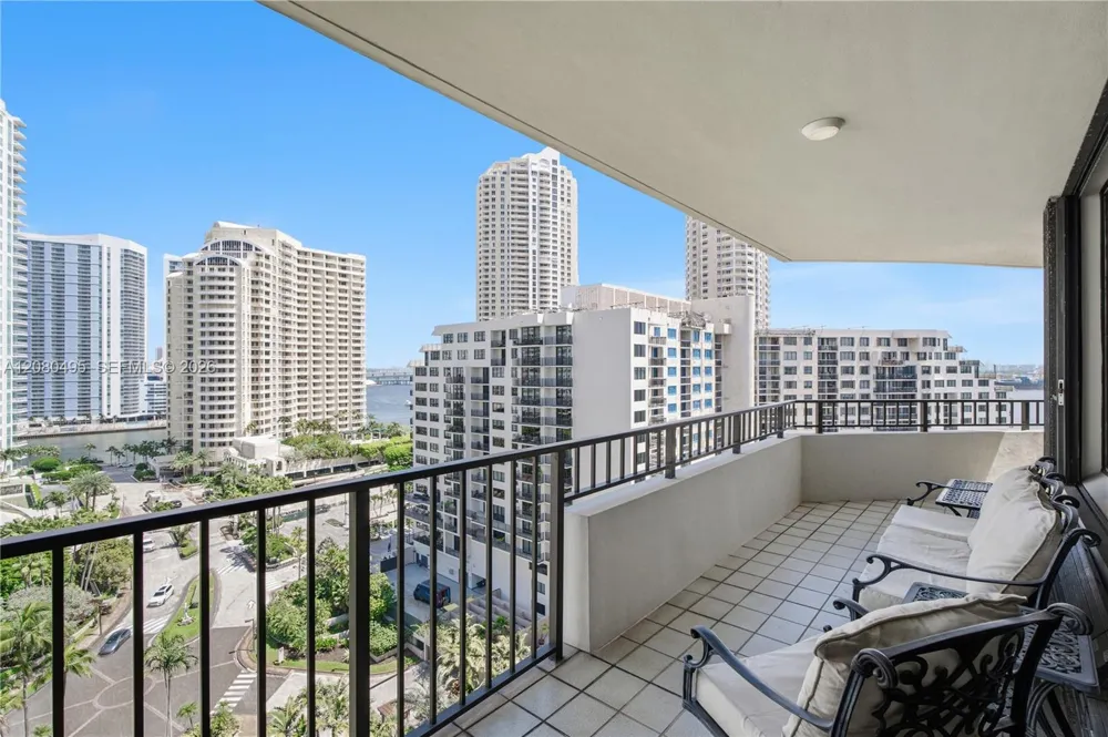 520 Brickell Key Dr #A1616 Miami, FL 33131