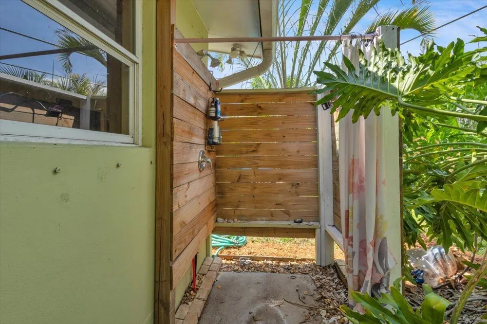 1121 SE ALAMANDA LANE Stuart, FL 34996