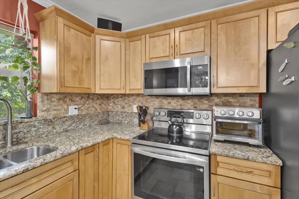 1121 SE ALAMANDA LANE Stuart, FL 34996