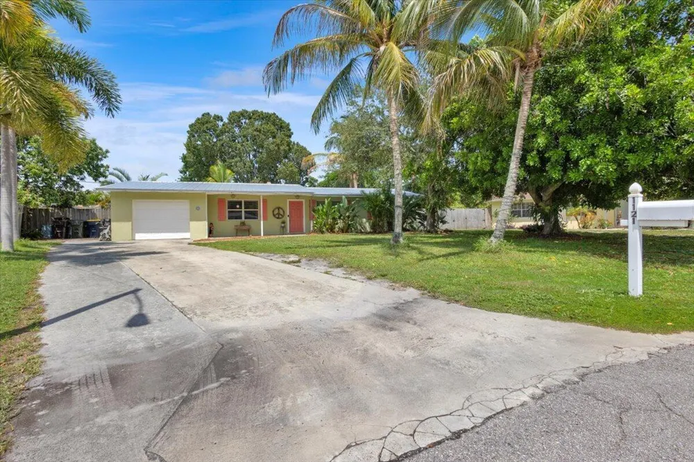 1121 SE ALAMANDA LANE Stuart, FL 34996