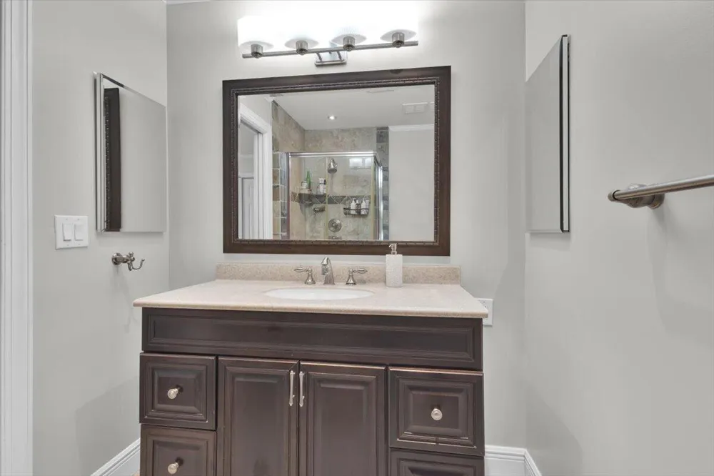 1121 SE ALAMANDA LANE Stuart, FL 34996