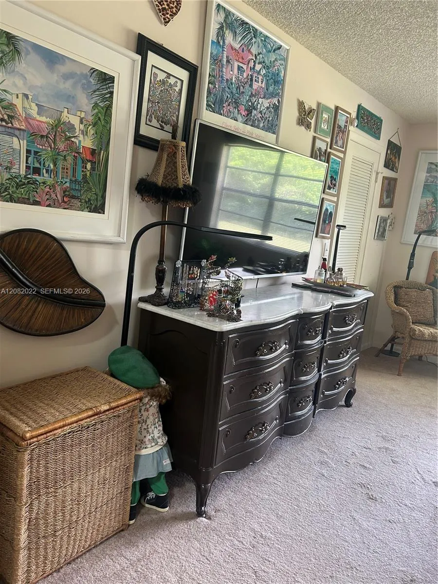 9205 Pecky Cypress Ln #8F Boca Raton, FL 33428