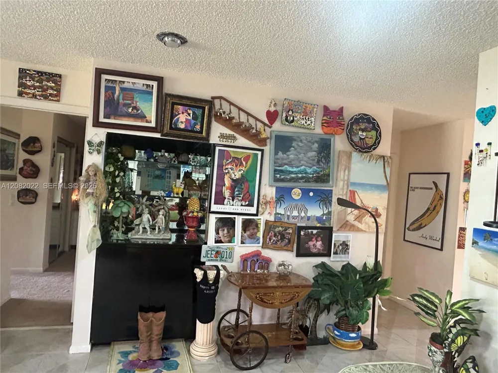 9205 Pecky Cypress Ln #8F Boca Raton, FL 33428