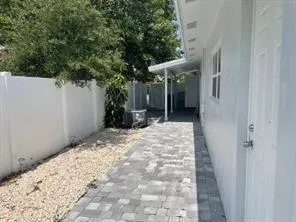2408 NE 4th Street Pompano Beach, FL 33062