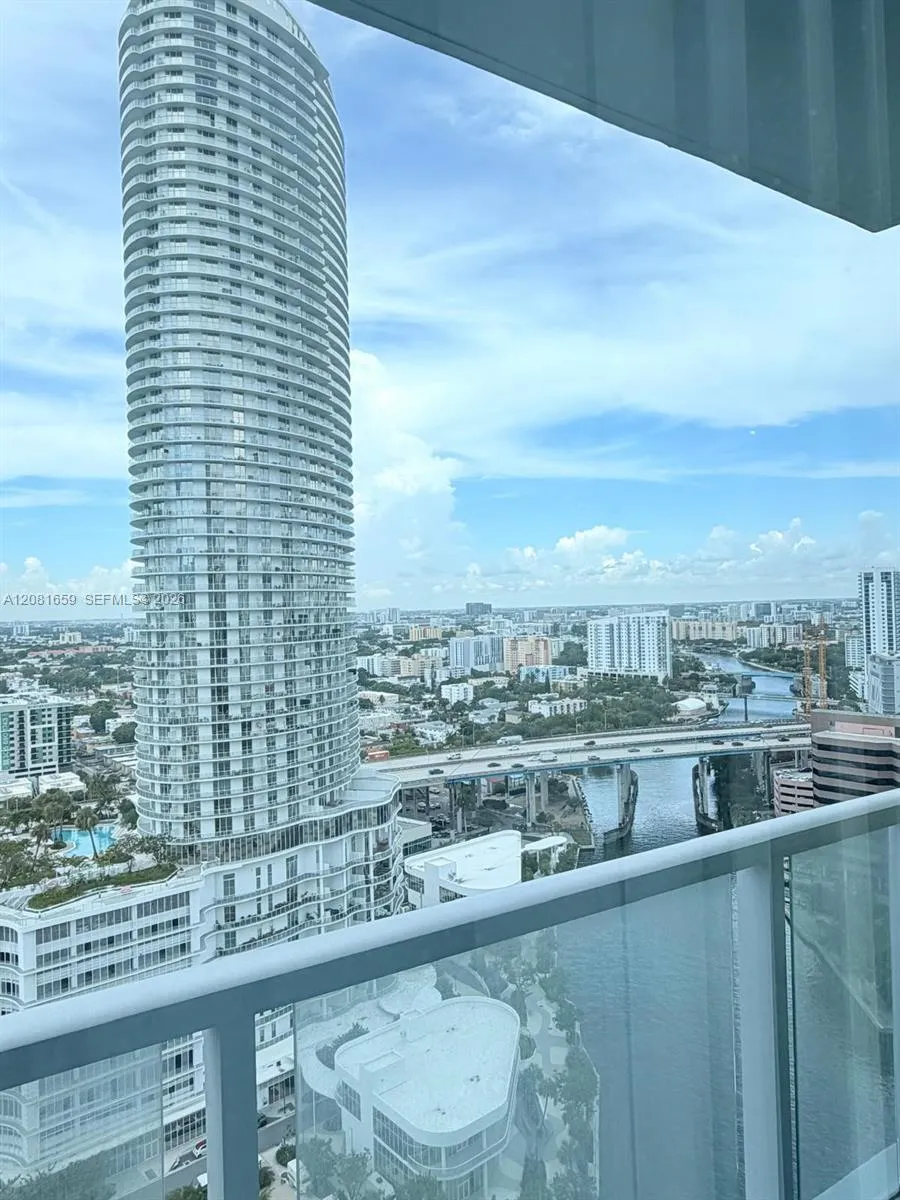 185 SW 7th St #2600 Miami, FL 33130