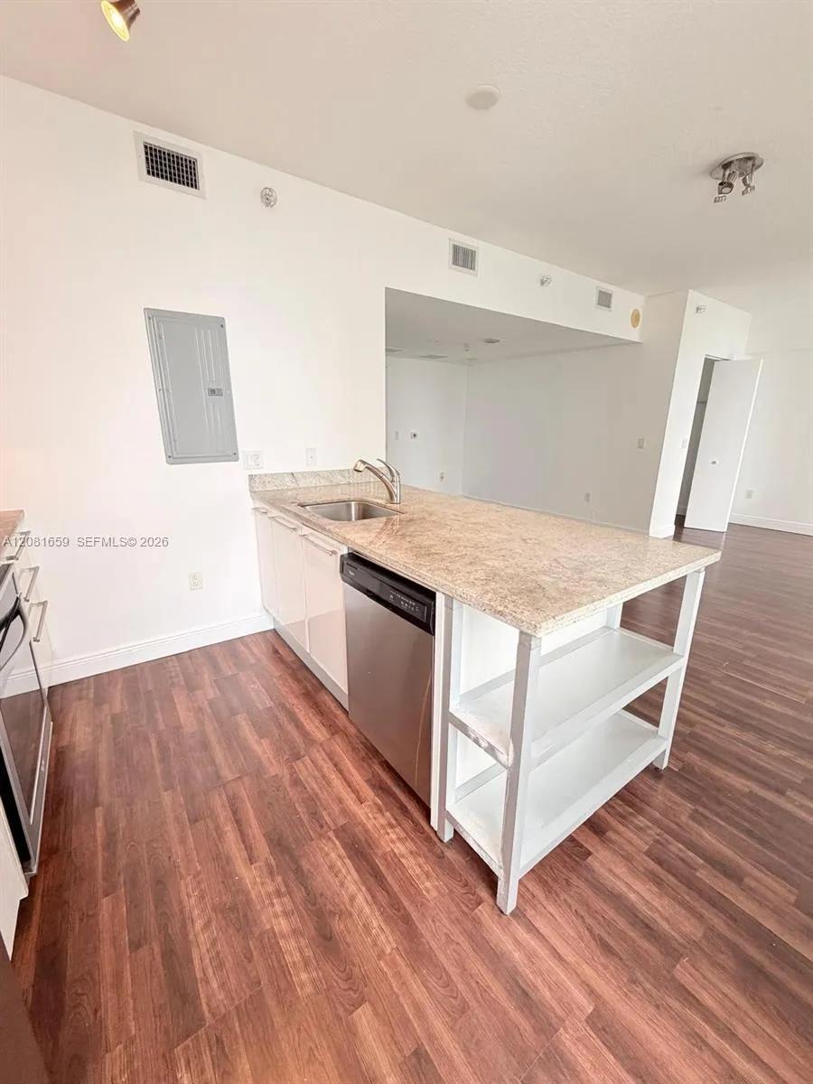 185 SW 7th St #2600 Miami, FL 33130