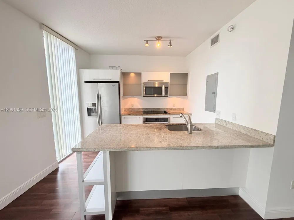 185 SW 7th St #2600 Miami, FL 33130