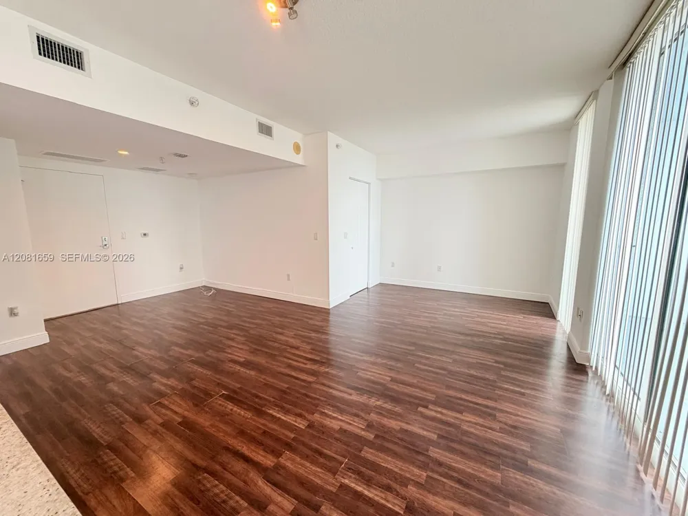 185 SW 7th St #2600 Miami, FL 33130