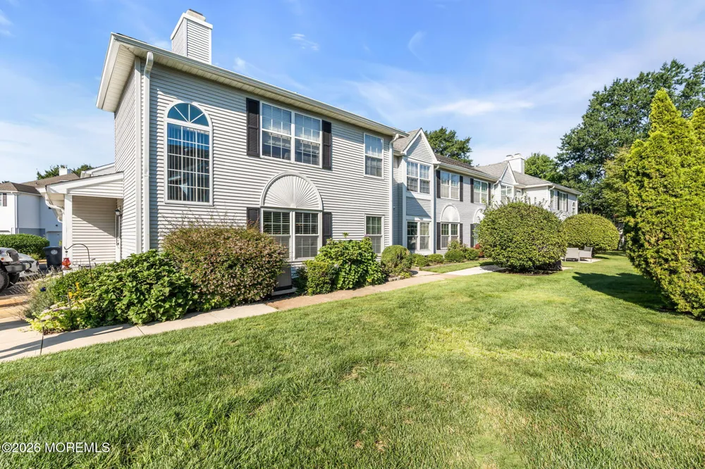 11 Racquet Rd. Road Wall, NJ 07719