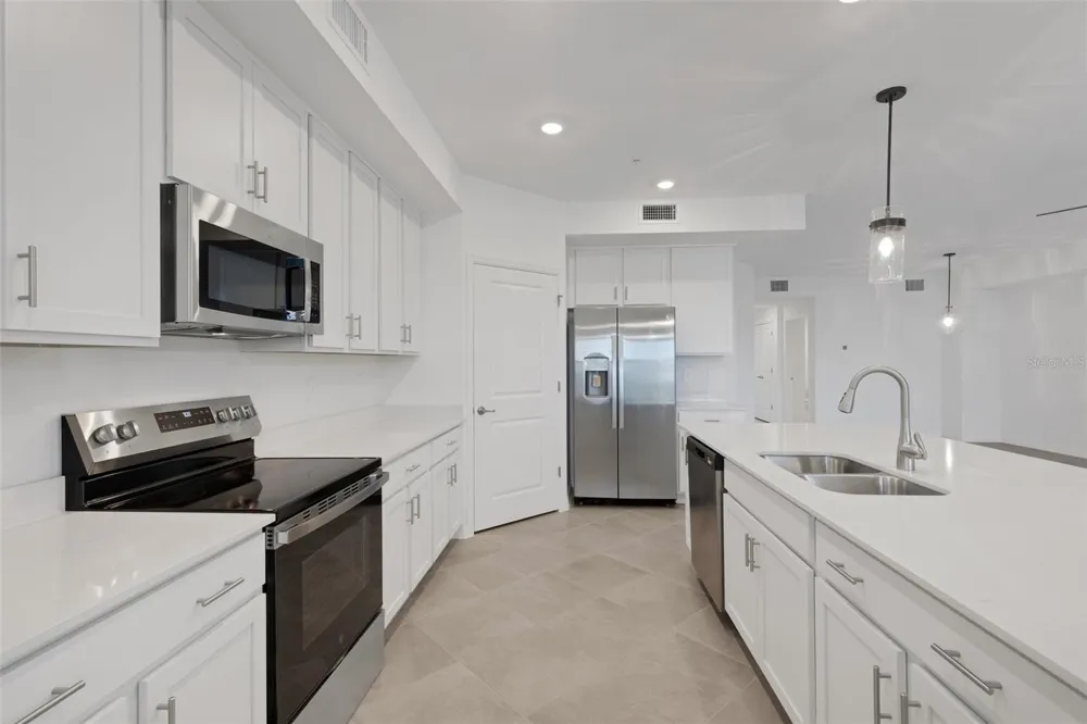 5624 SUMMIT POINTE CIRCLE #104 Bradenton, FL 34210