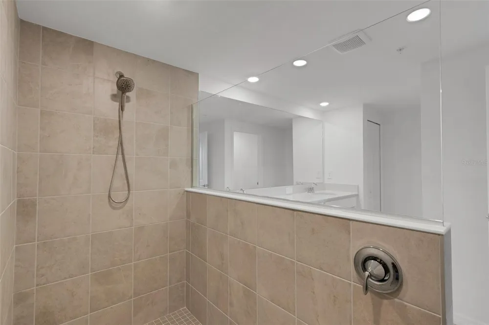 5624 SUMMIT POINTE CIRCLE #104 Bradenton, FL 34210