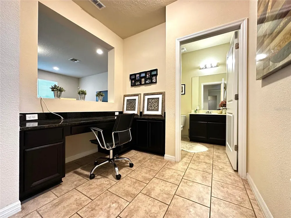 8636 CHILTON DRIVE Orlando, FL 32836