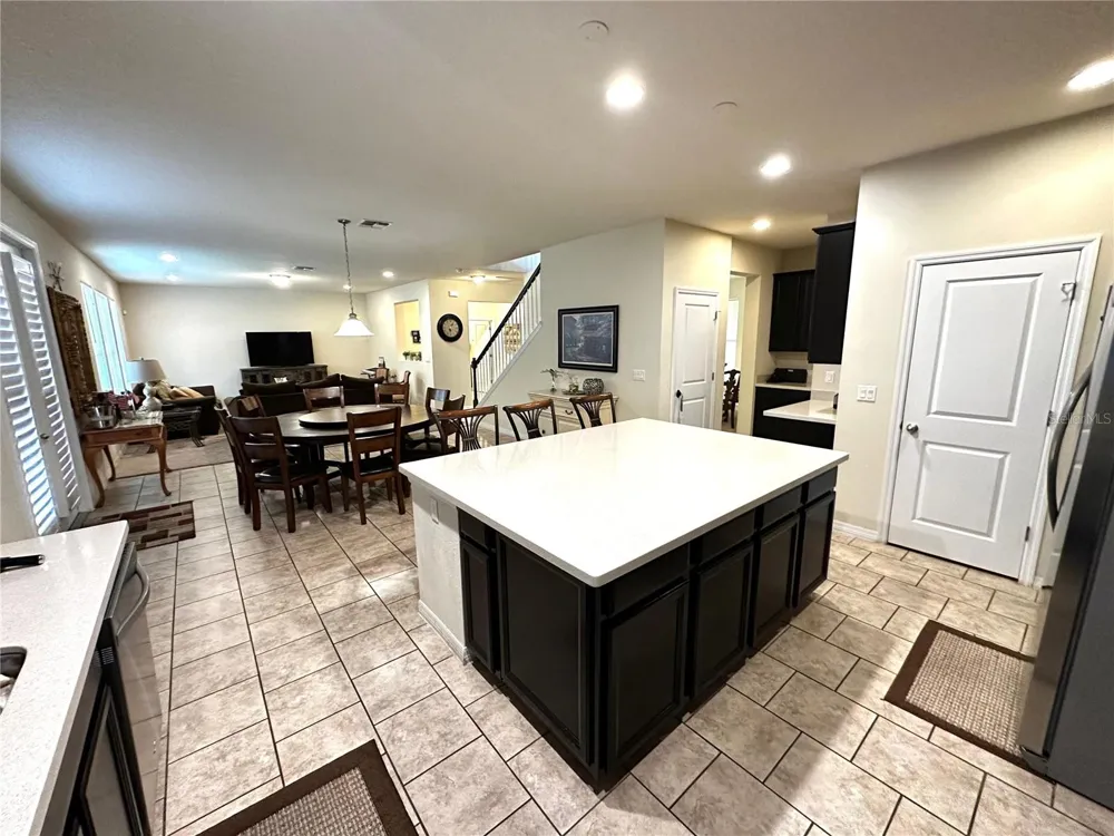 8636 CHILTON DRIVE Orlando, FL 32836