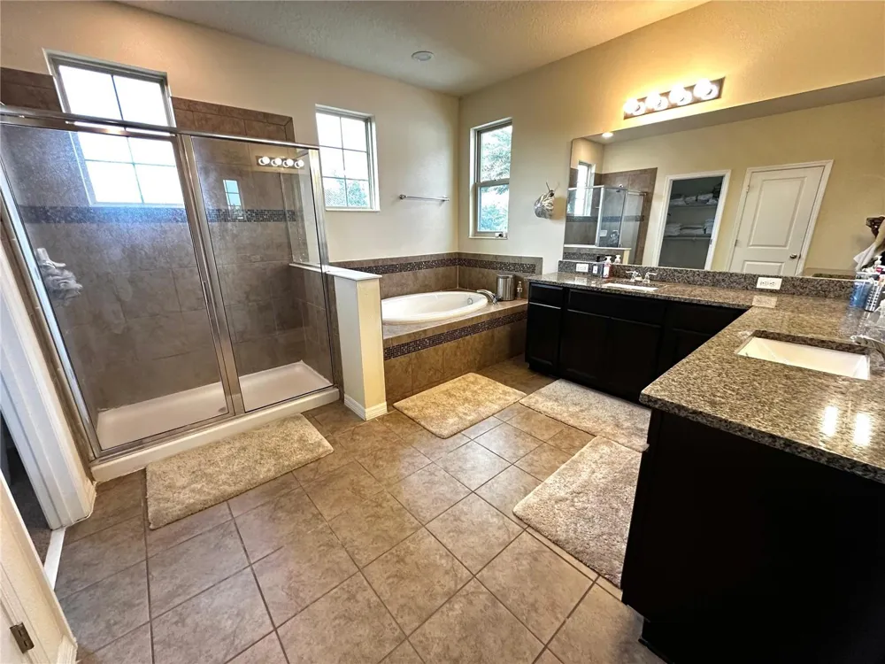 8636 CHILTON DRIVE Orlando, FL 32836