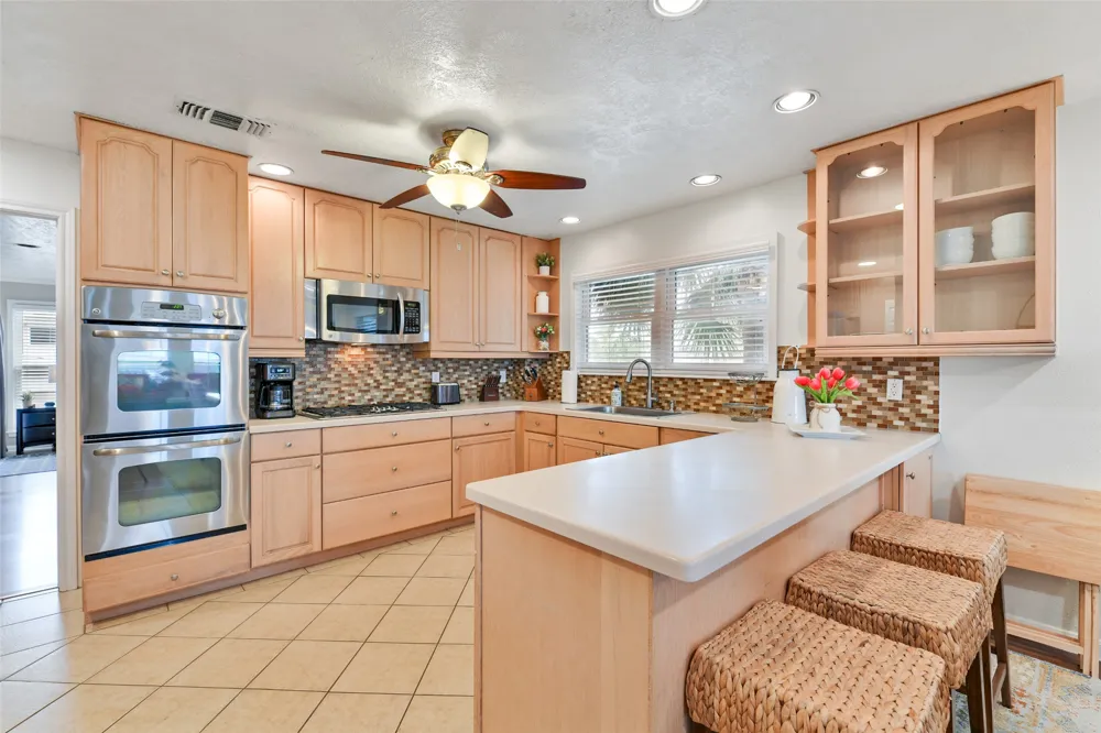 16619 Jamaica Cove Road Jamaica Beach, TX 77554