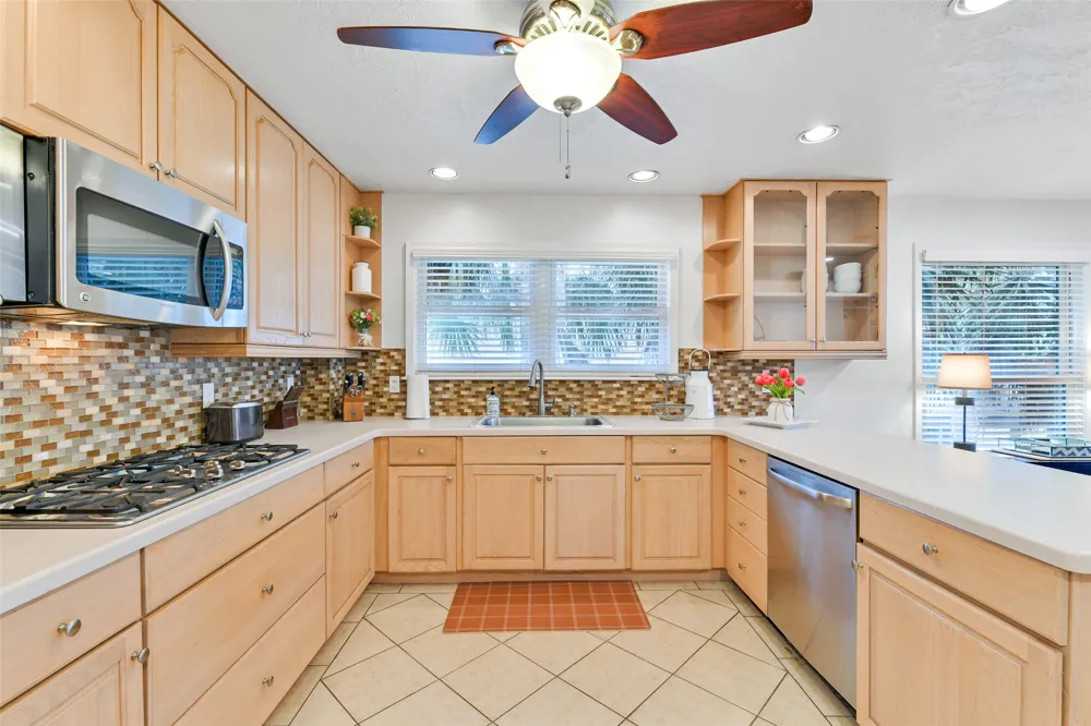 16619 Jamaica Cove Road Jamaica Beach, TX 77554