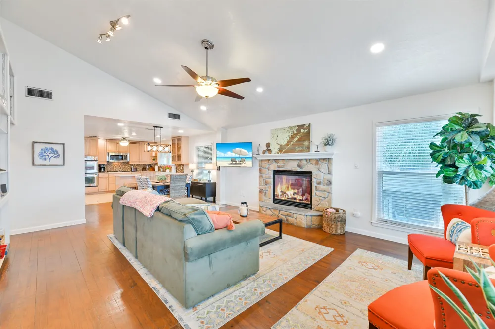 16619 Jamaica Cove Road Jamaica Beach, TX 77554