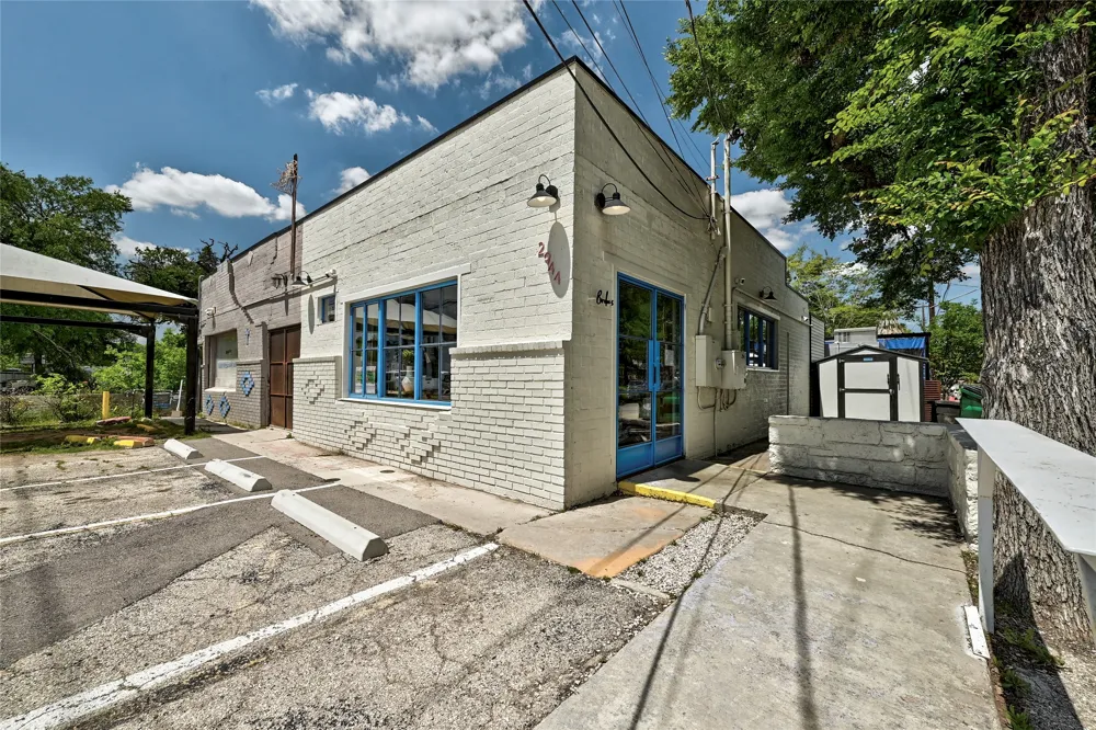 2702 Crest Avenue #1 Austin, TX 78702