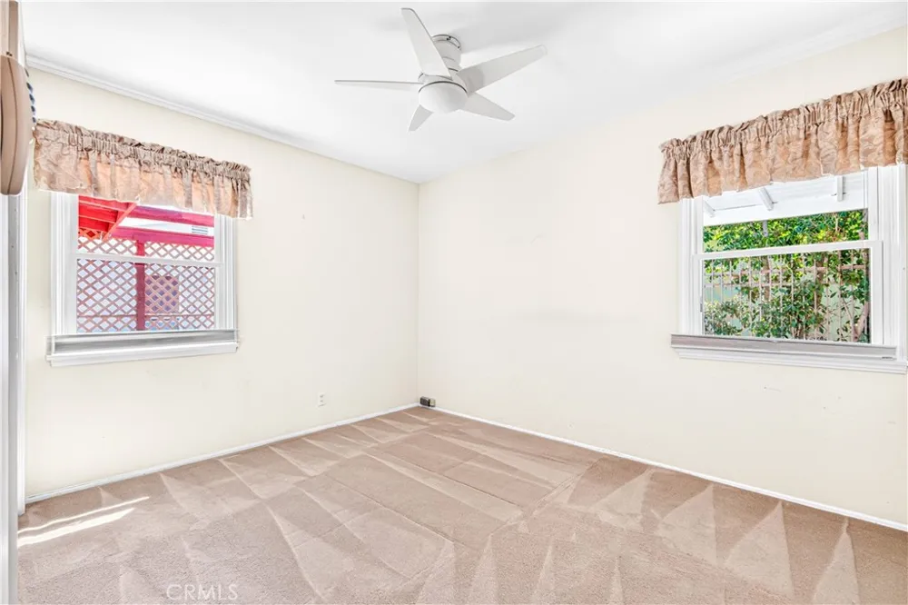 4950 Garden Grove Tarzana, CA 91356
