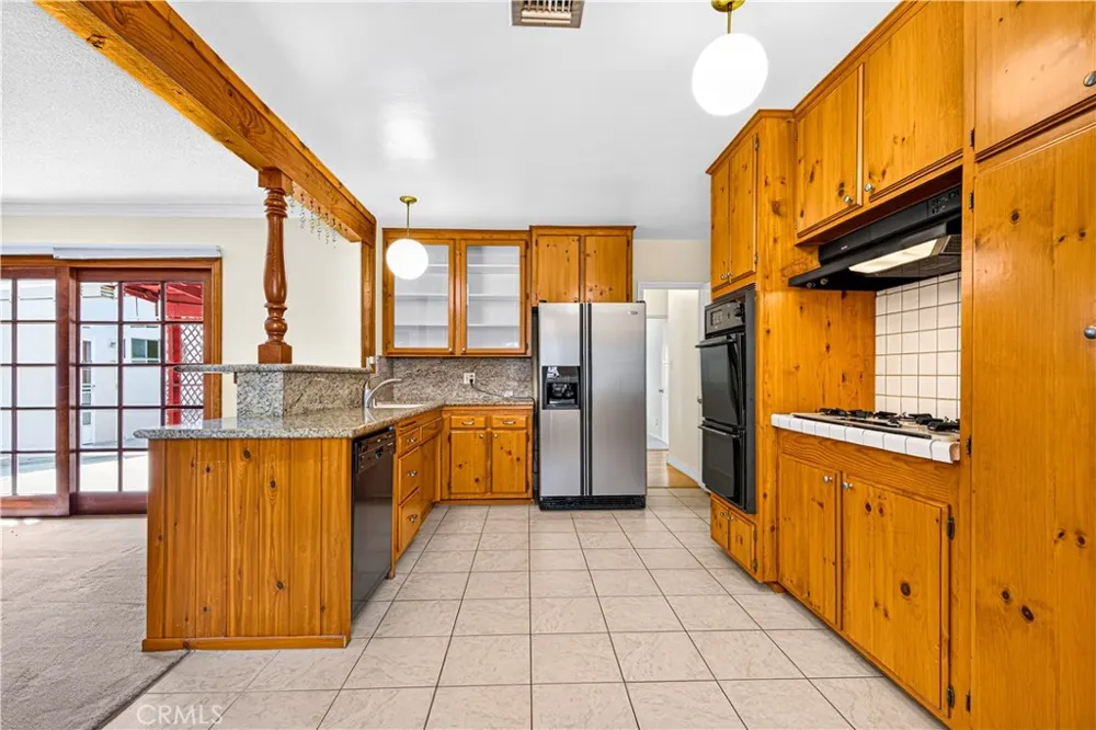 4950 Garden Grove Tarzana, CA 91356