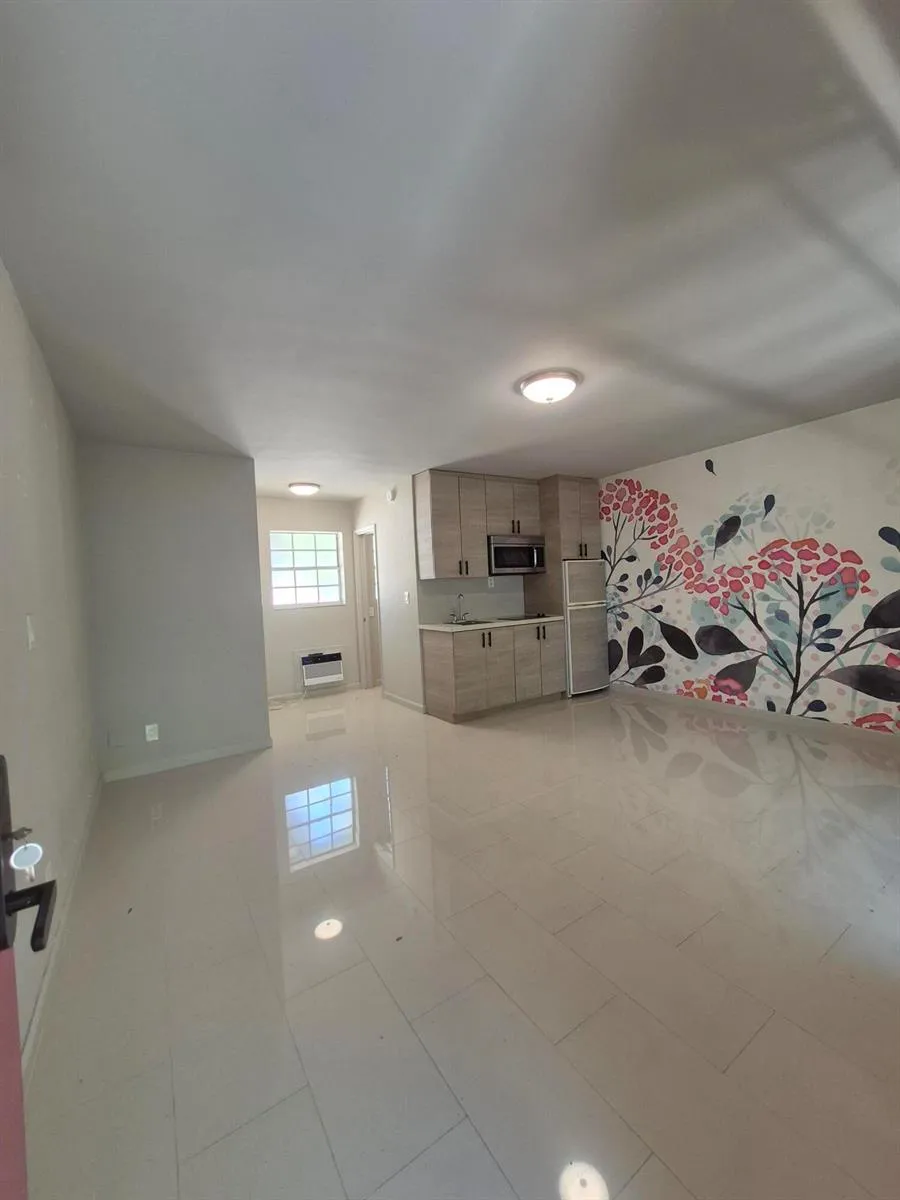 1007 SE 2nd Court #7 Fort Lauderdale, FL 33301