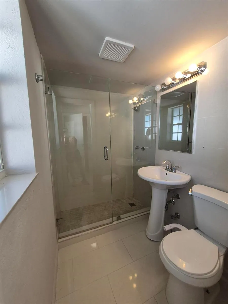 1007 SE 2nd Court #7 Fort Lauderdale, FL 33301