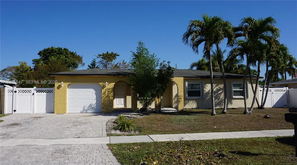 4857 Alfresco St Boca Raton, FL 33428