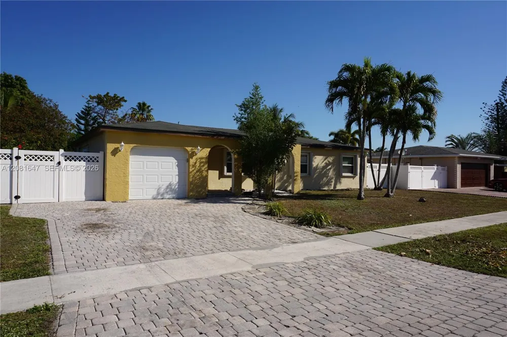 4857 Alfresco St Boca Raton, FL 33428