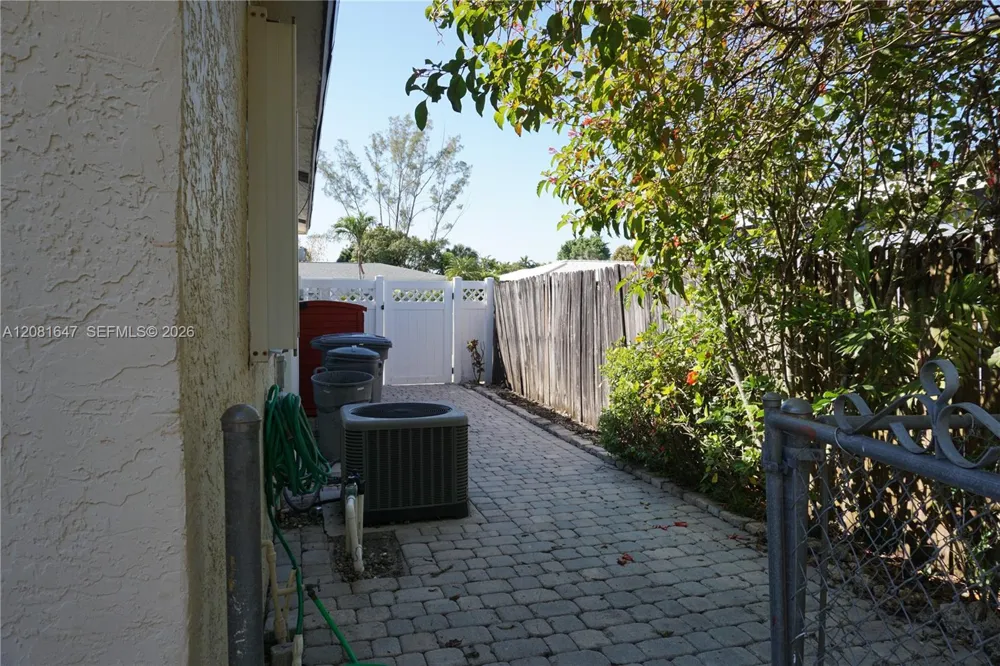 4857 Alfresco St Boca Raton, FL 33428