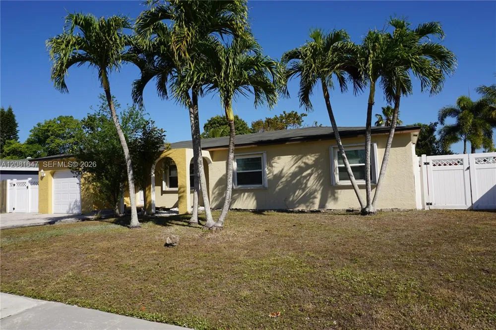 4857 Alfresco St Boca Raton, FL 33428