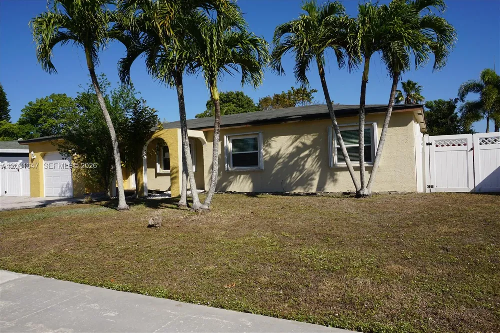 4857 Alfresco St Boca Raton, FL 33428