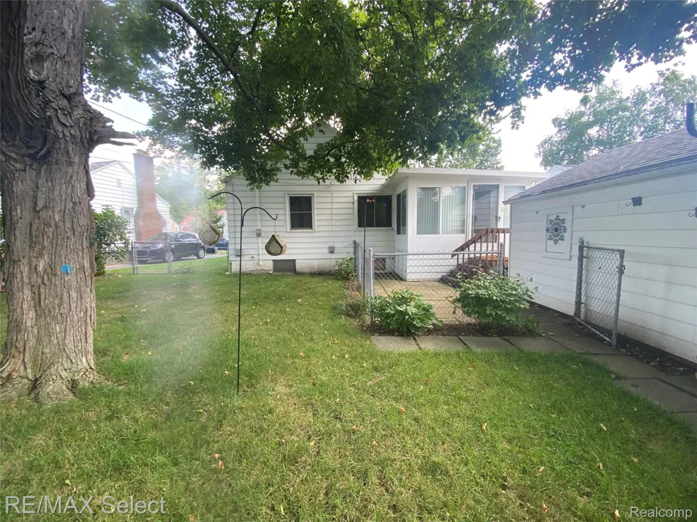 808 Mann Avenue Flint City, MI 48503