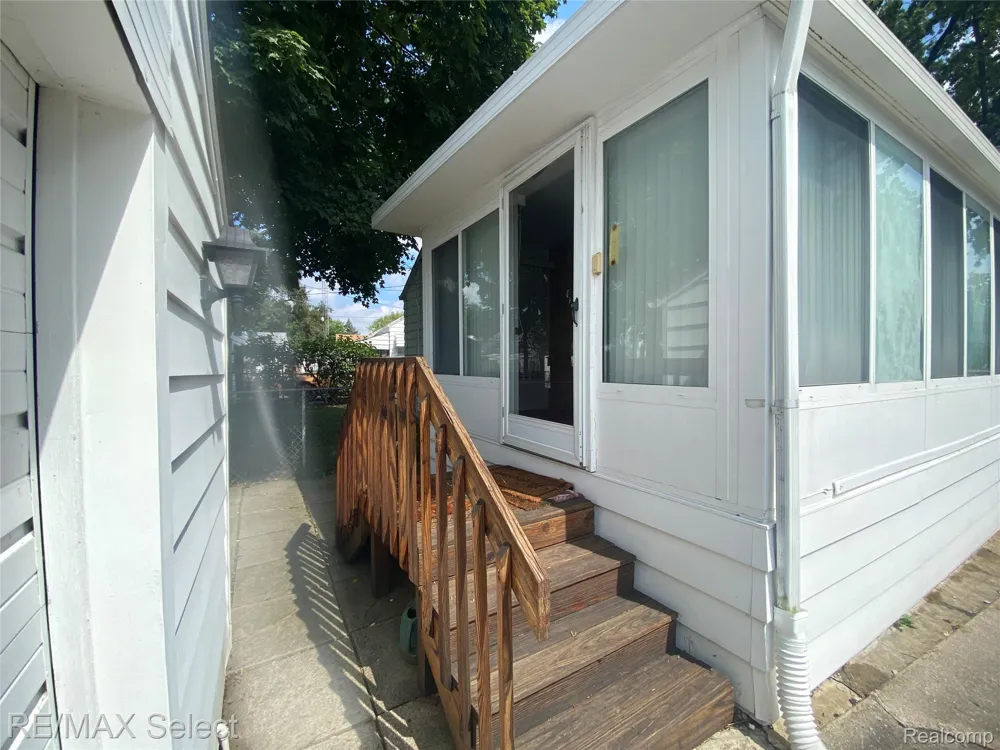 808 Mann Avenue Flint City, MI 48503